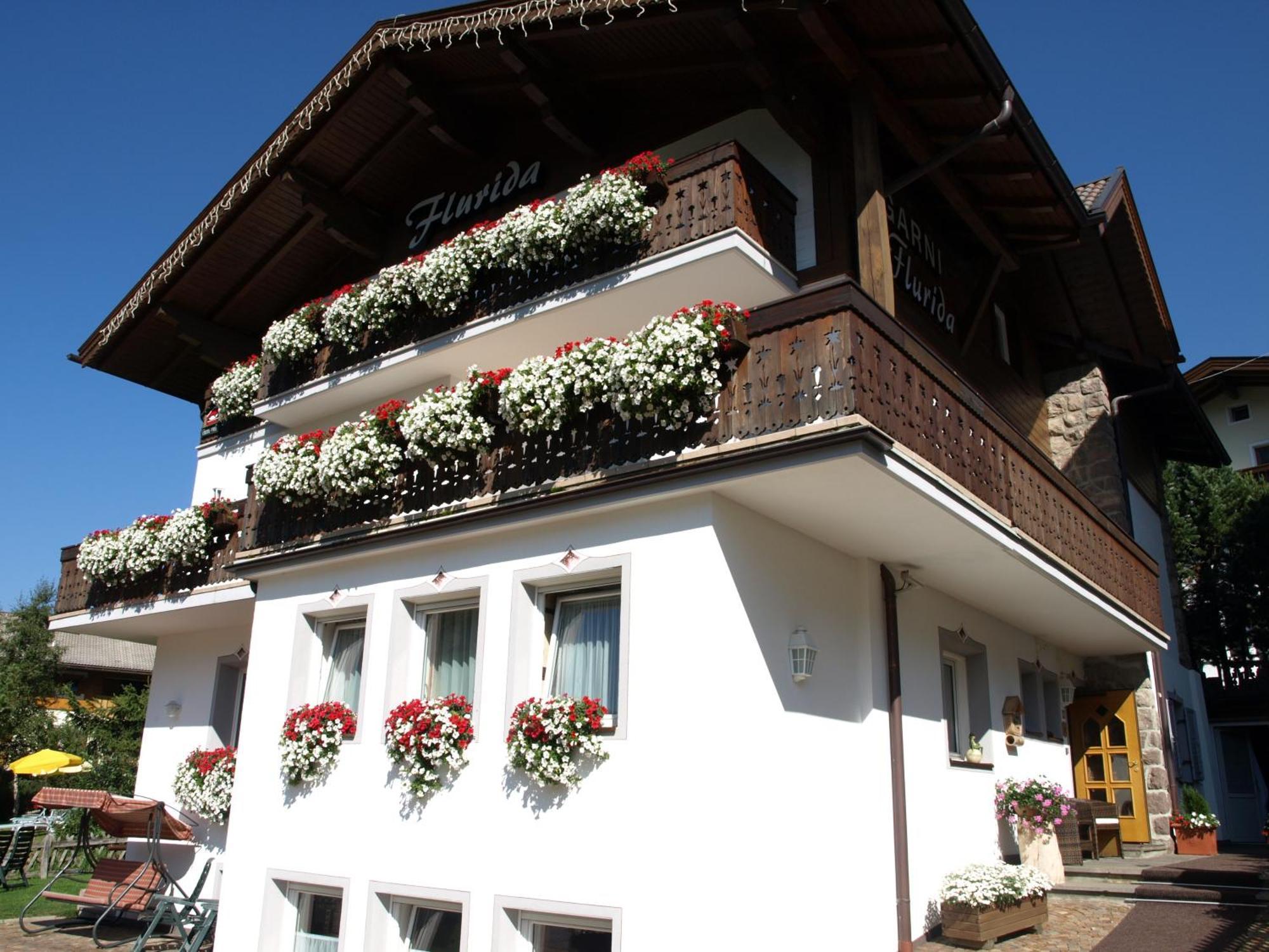 Garni Flurida Bed & Breakfast Selva di Val Gardena Exterior photo