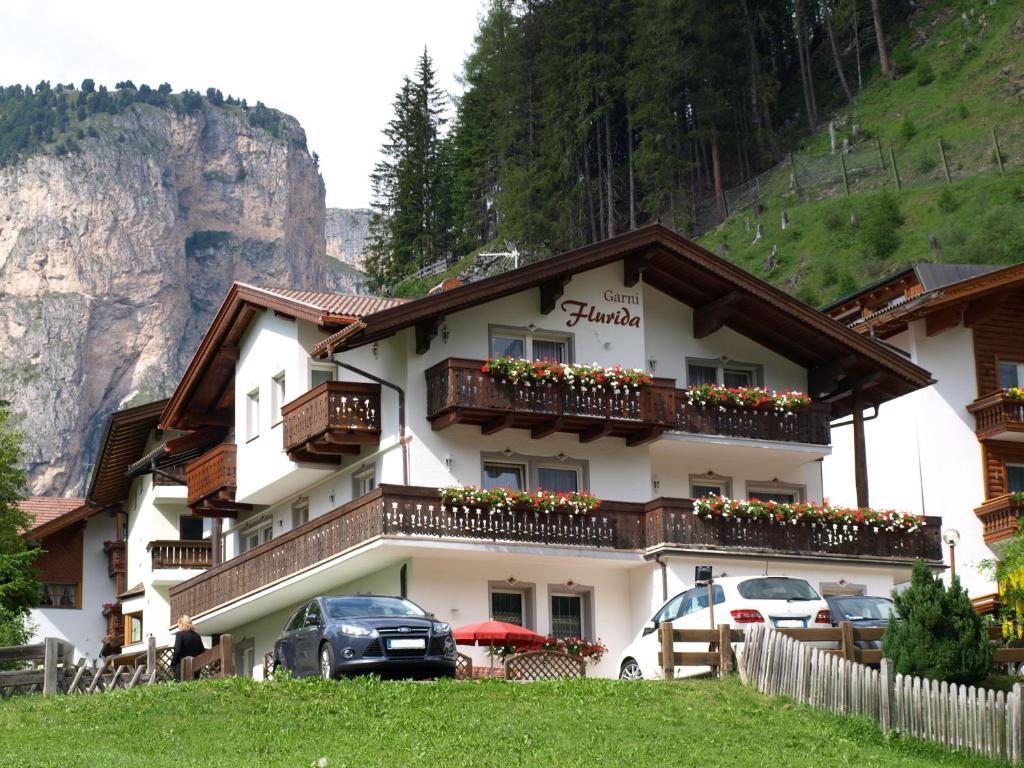 Garni Flurida Bed & Breakfast Selva di Val Gardena Exterior photo